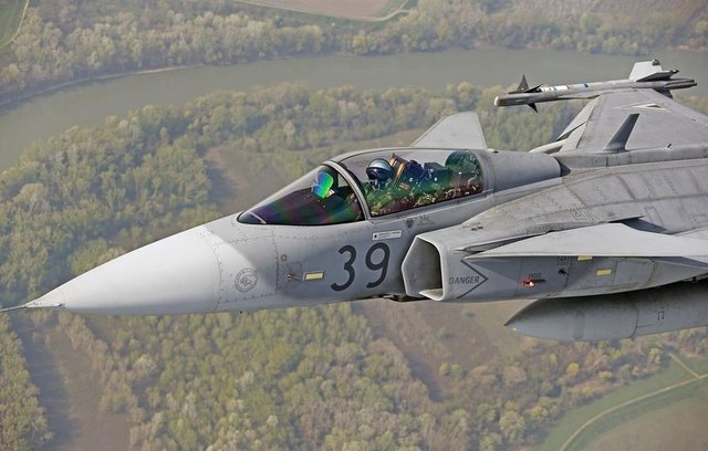 MACARİSTAN - 12 SAVAŞ UÇAĞI - 12 X Gripen C -  