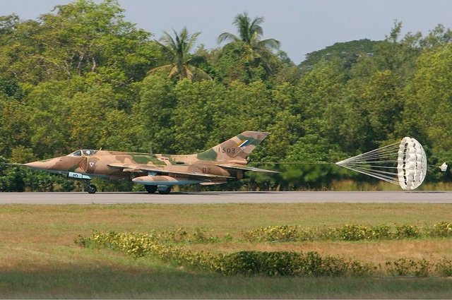 MYANMAR - 93 SAVAŞ UÇAĞI - 21 X A-5  - 1 X F-6  - 24 X F-7  - 16 X JF-17  - 31 X MiG-29 