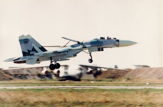ERİTRE - 7 SAVAŞ UÇAĞI - 5 X MiG-29  - 2 X Su-27 