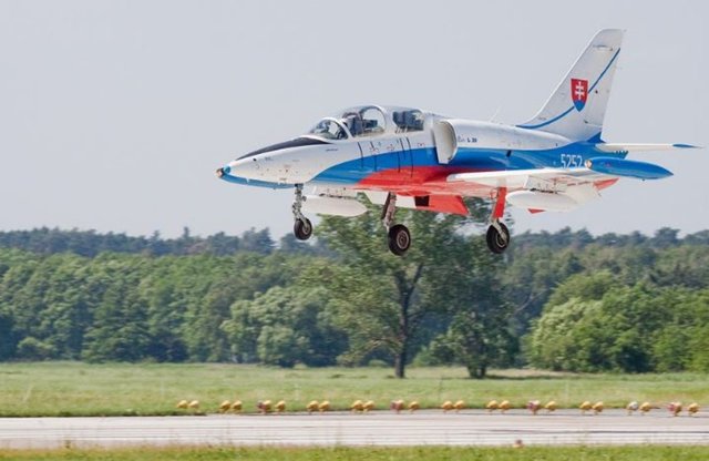 SLOVAKYA - 18 SAVAŞ UÇAĞI - 18 X MiG-29 