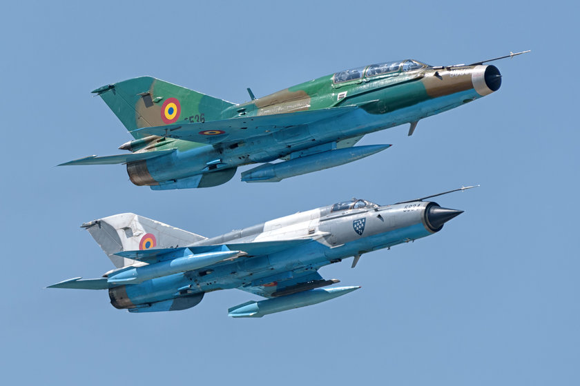 <p><strong>ROMANYA - 34 SAVAŞ UÇAĞI</strong></p>\n<p>9 X F-16A </p>\n<p>25 X MiG-21 </p>\n<p> </p>