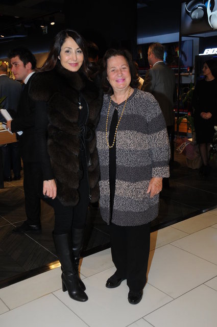 REYHAN, MONİK İPEKEL
