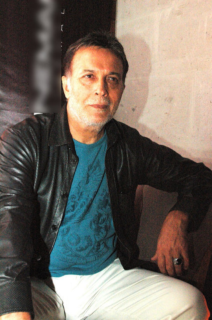 Usta oyuncu, genç sinema ve dizi oyuncuları için "Hepsi aynı tip insanlar. Kızlar birbirine, erkekler birbirine benziyor, hep aynı kalıp ve bu da beni çok şaşırtıyor." dedi.