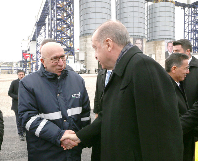 Cumhurbaşkanı Recep Tayyip Erdoğan'ı, Ciner Grubu Başkanı Turgay Ciner, Ciner Medya Yönetim Kurulu Başkanı M. Kenan Tekdağ ve Ciner Grubu'nun üst düzey temsilcileri karşıladı. 