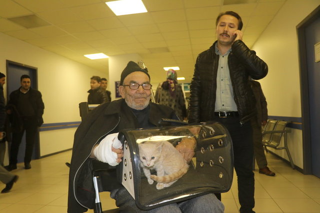 Meşe, "Babam, büyük bir felaketten kurtuldu. Tabi, bu arada, evimiz yandı. Evimiz yandıktan sonra Aile ve Sosyal Politikalar Bakanı'mız Fatma Betül Sayan Kaya ablamız gereken her şeyi yaptı. Evin dizaynını, beyaz eşya ve halılarından tutun koltuklarına kadar ayarladı. Devletin bütün imkanlarını seferber ettiler. Babamın kedisi de iyi. Dün kedisini getirdiler. Kedisini öptü, kokladı. O da iyi. 