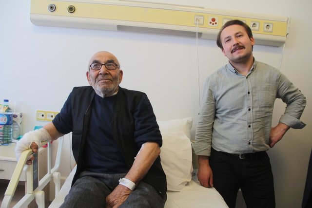 Babasının yanından bir an olsun ayrılmayan oğul Meşe, yardımcı olan herkese teşekkür ettiklerini söyledi.