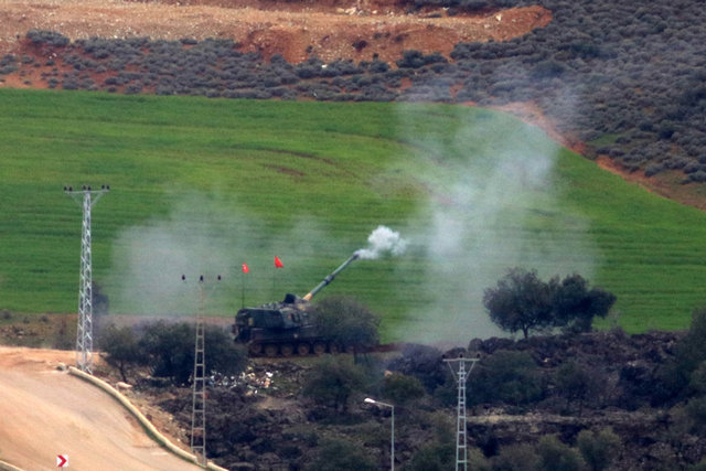 Hatay'ın Reyhanlı, Kırıkhan ve Hassa ilçeleri karşısındaki terör mevzileri, Türk Silahlı Kuvvetleri (TSK) topçu birliklerince ateş altına alındı.