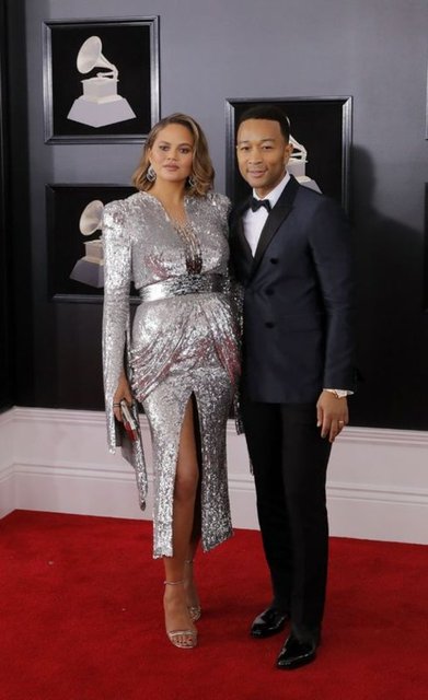 CHRISSY TEIGEN - JOHN LEGEND