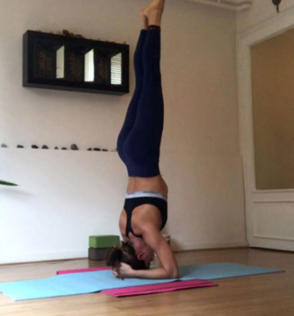 Buğra Gülsoy'un eski sevgilisi olarak adını duyuran Nilüfer Gürbüz, sosyal medya hesabından yaptığı paylaşımlarla dikkat çekiyor.