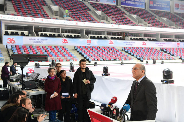 CHP Genel Başkan Yardımcısı Tekin Bingöl, kurultaya ilişkin olarak bilgilendirmede bulundu. 