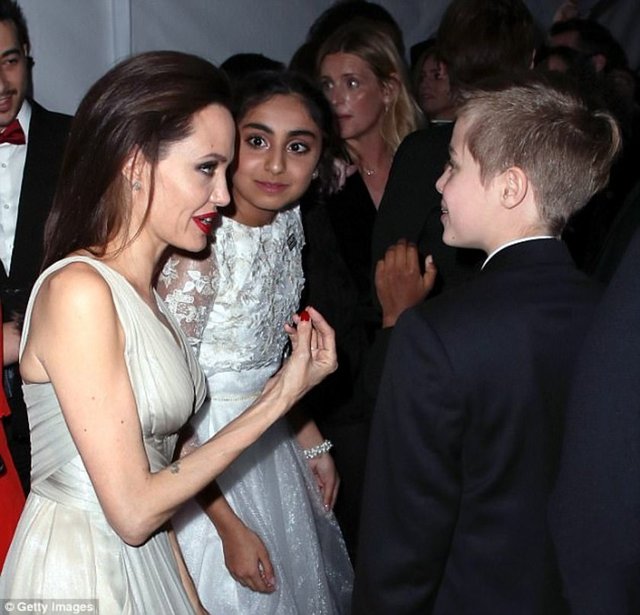 ANGELINA JOLIE, SHILOH PITT