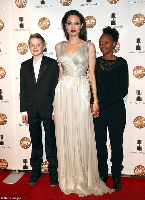 SHILOH PITT, ANGELINA JOLIE, ZAHARA MARLEY PITT