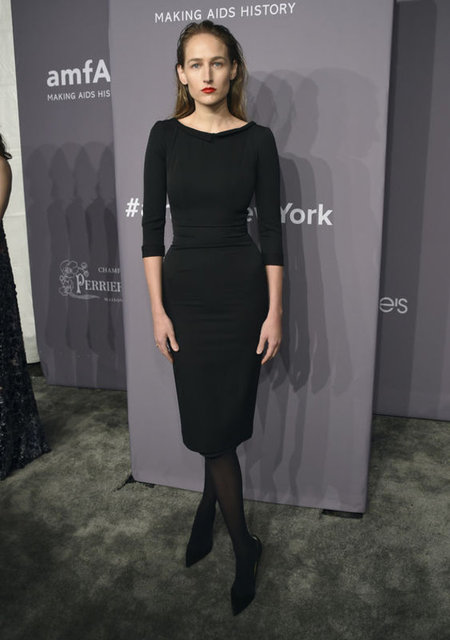 LEELEE SOBIESK