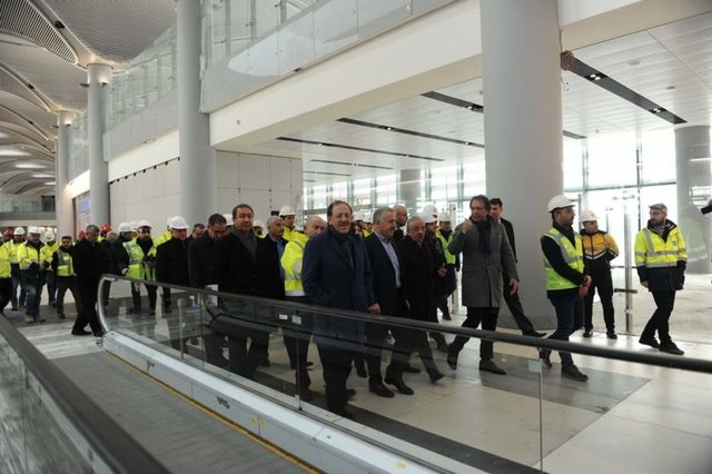 1. Pistimiz şu anda hazır. Bugün itibarıyla havalimanına uçak inebilir