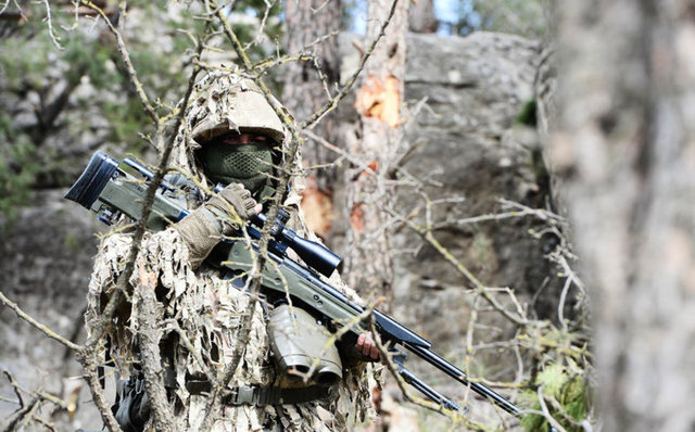 Türk Silahlı Kuvvetleri'nin 20 Ocak'ta Afrin kırsalında başlattığı Zeytin Dalı Harekatı'na keskin nişancı birlikleri de gönderildi.