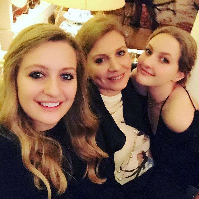 ESRA, CAROLINE, AYLİN KOÇ