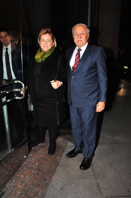 AYŞEN - HÜSNÜ ÖZYEĞİN