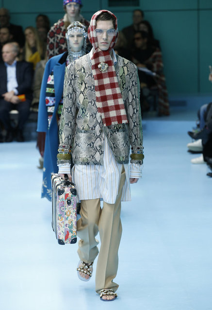 GUCCI DEFİLESİ