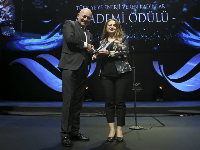 FERİT ŞAHENK, DOÇ. DR. SELMİYE ALKAN GÜRSEL