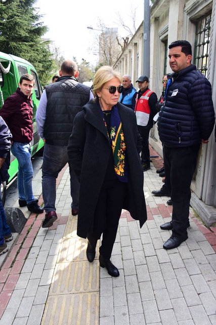 GÜLBİN SİMİTÇİOĞLU