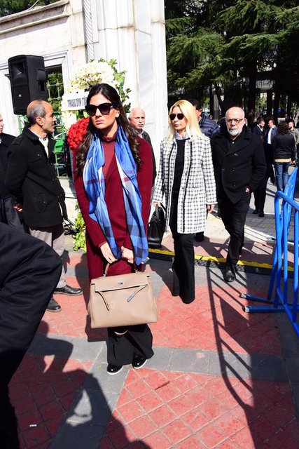 AYŞE ÜNAL