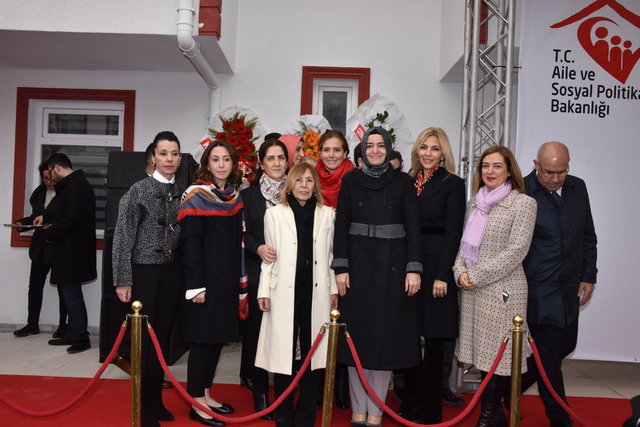 ARZU ÇEBİ, NESRİN ERCAN, AİLE VE SOSYAL POLİTİKALAR BAKANI FATMA BETÜL SAYAN KAYA, ARZU SABANCI