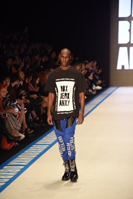 DENİZ BERDAN DEFİLE