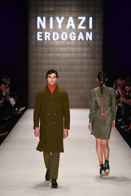 NİYAZİ ERDOĞAN DEFİLESİ