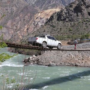 Bu köprüden geçmek yürek ister!