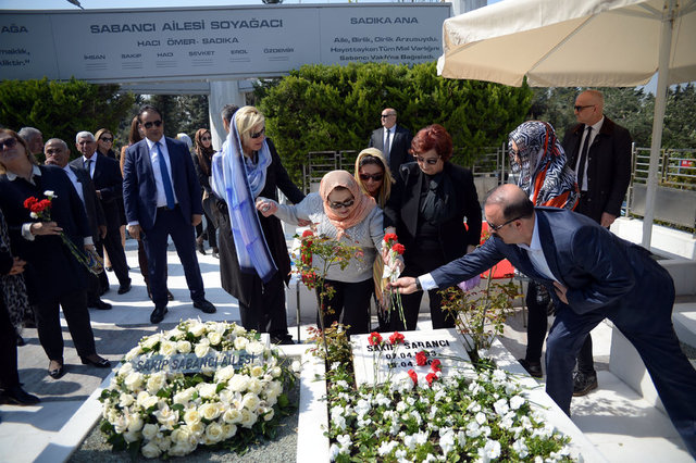 ZERRİN KOYUNSAĞAN, DİLEK SABANCI, TÜRKAN SABANCI
