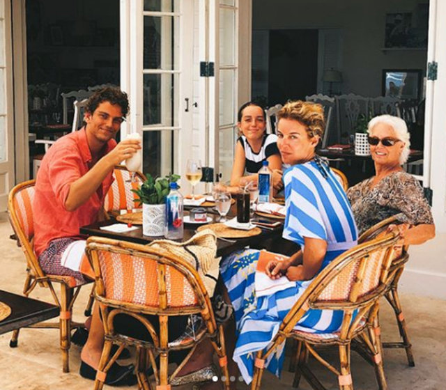 RENÇ EMRE, YASEMİN PARİS UZAN, SEBEN, MERYEM KOÇİBEY