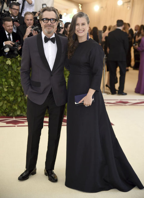 GARY OLDMAN - GISELE SCHMIDT