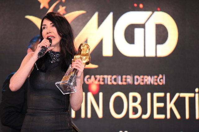 HANDE YENER
