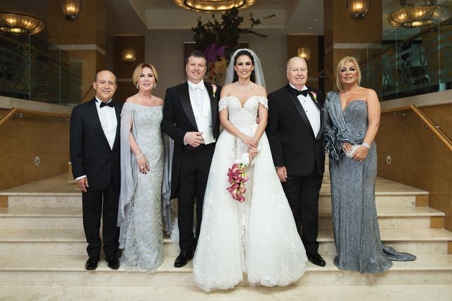 ATİLLA - HÜLYA ANLI, CENK ULUKARTAL - MELİS ANLI, ÖNDER - OYA ULUKARTAL