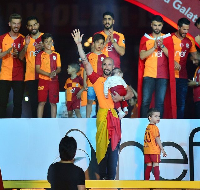 GALATASARAY ŞAMPİYONLUK KUTLAMASI