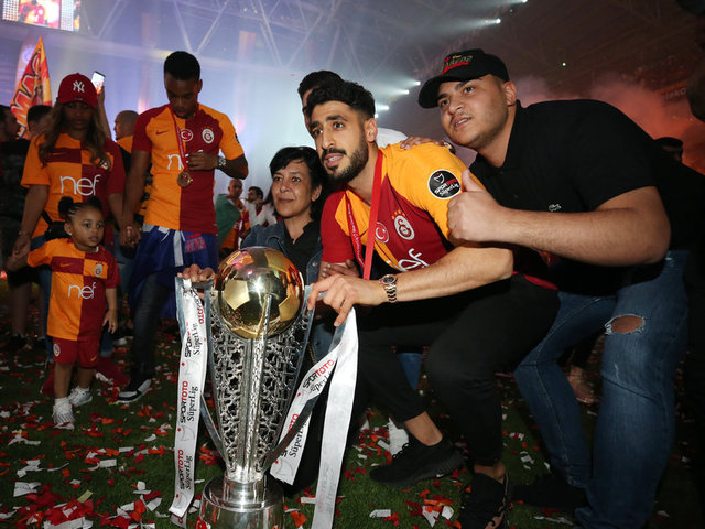 GALATASARAY ŞAMPİYONLUK KUTLAMASI