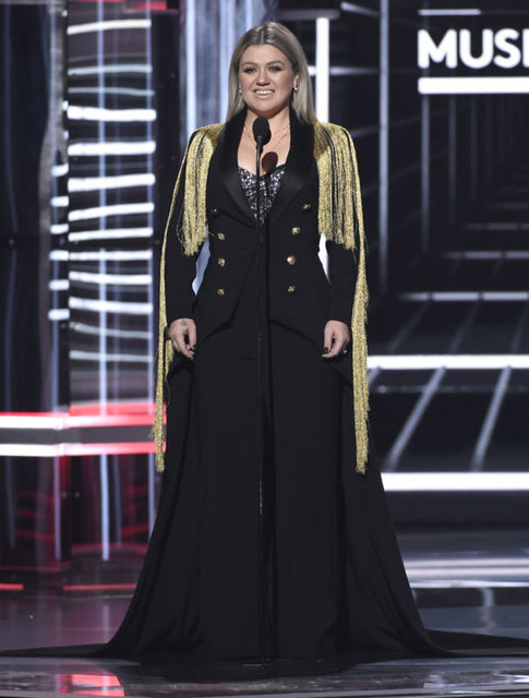 KELLY CLARKSON 