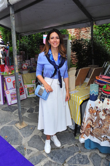 LARA ÜNSAL