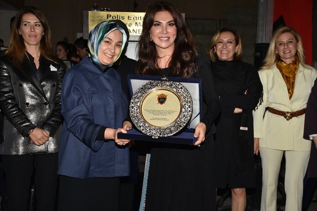 MÜBERRA ÇARLIŞKAN, EBRU YAŞAR