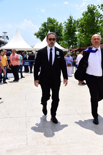 ÖZCAN TAHİNCİOĞLU