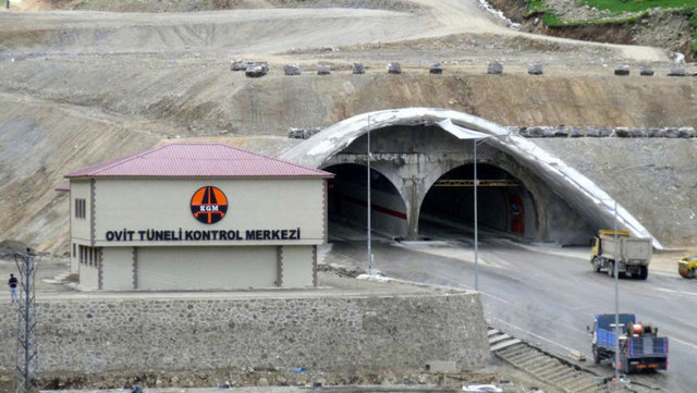 Tünel, Cumhurbaşkanı Recep Tayyip Erdoğan'ın katılacağı törenle bugün ulaşıma açılacak.
