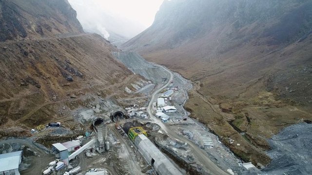 2123 günde yapımı tamamlanan ve 412 milyon 366 bin liraya mal olan Ovit Tüneli ile Rize- Erzurum arasındaki ulaşım 4,4 kilometre kısalırken, bölgede 12 ay boyuna kesintisiz ulaşım sağlanmış olacak. 