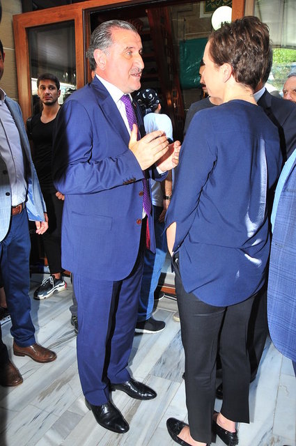 OSMAN AŞKIN BAK, ESRA TARA