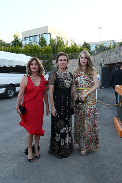 SERRA TOKAR , REVNA, YELDA DEMİRÖREN