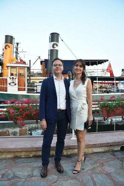 ÖZGÜN - MÜGE ÖZTUNÇ