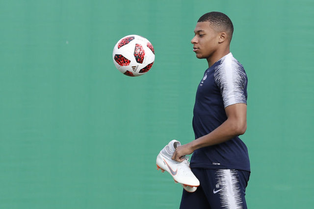Kylian Mbappe (Henüz doğmamıştı)