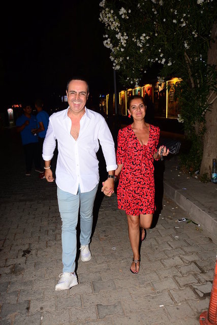 AYHAN - EBRU ÇARIKÇILAR