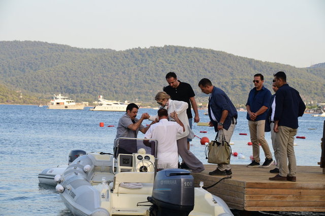 TANSU ÇİLLER