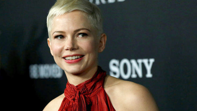 ABD'li oyuncu Michelle Williams, Mount Eerie grubu üyesi Phil Elverum ile evlendi. 