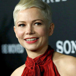 Oyuncu Michelle Williams evlendi